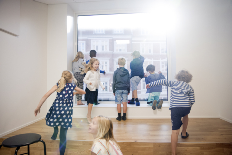 Til Henning Larsen Arkiteker - Første skoledag på Frederiksbjerg skole.